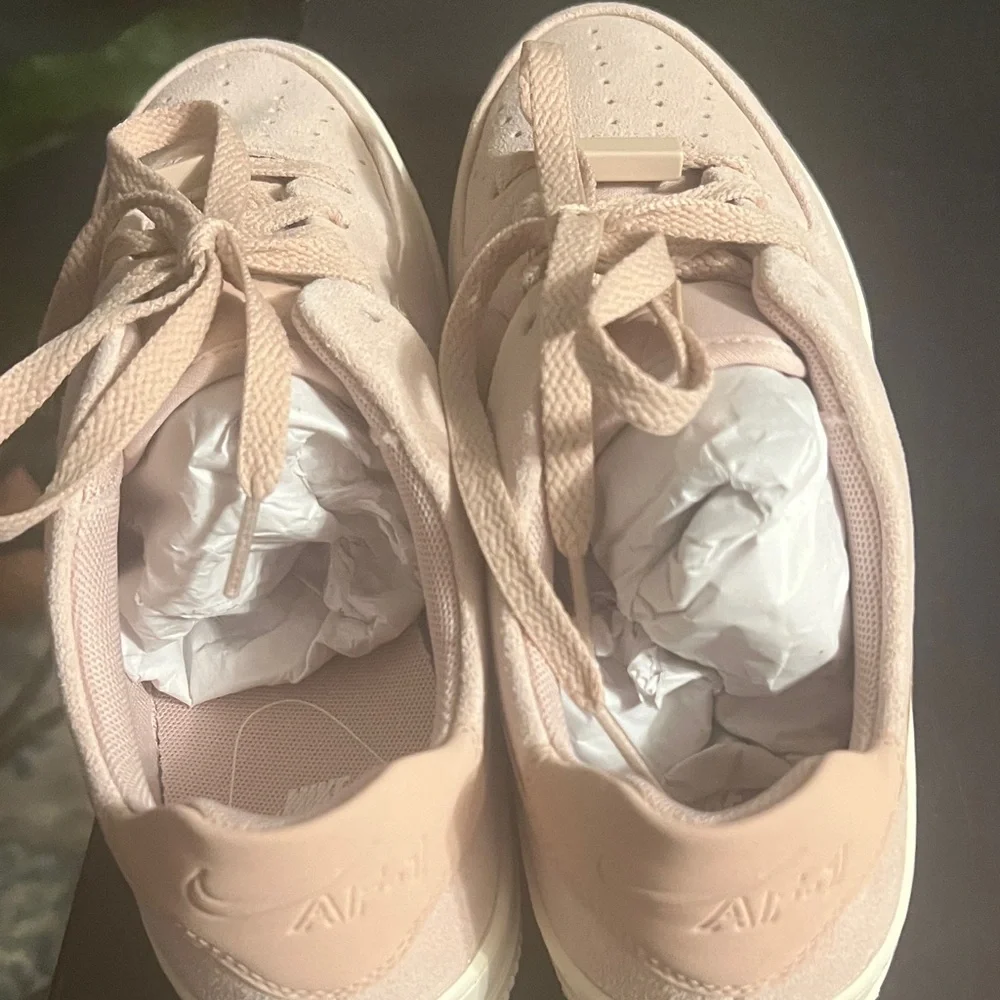 Nike Air Force 1 Suded Women's Pink Sneakers New - Picture 4 of 6